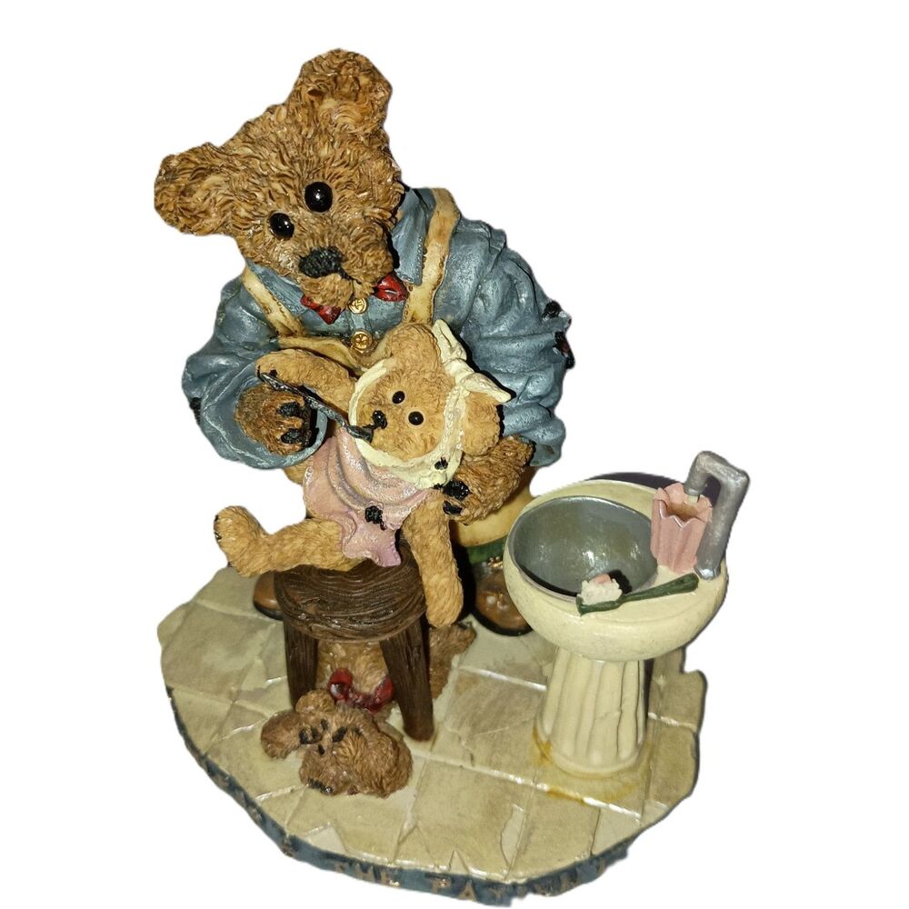 Vintage (1998) Boyds Bears and Friends: "Painless & The Patient"
